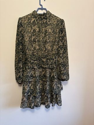 Vestido corto negro y dorado