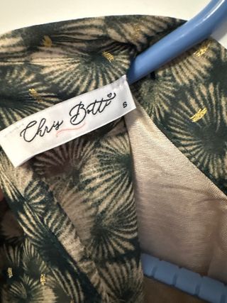 Vestido corto negro y dorado