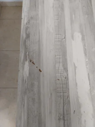 Mueble de comedor estrecho