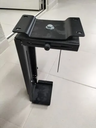 Supporto CPU sotto tavolo