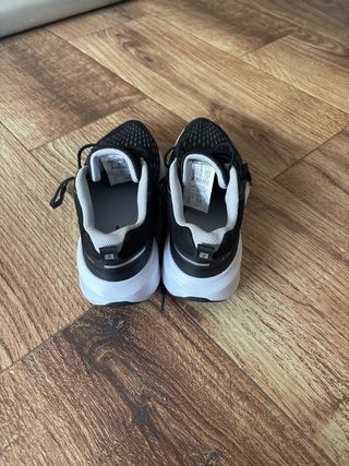 Zapatillas deportivas Kalenji negras y blancas