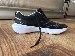 Zapatillas deportivas Kalenji negras y blancas