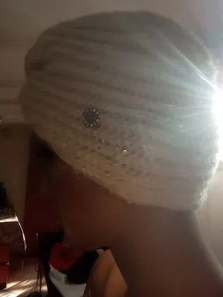 Cappello donna panna con dettagli gioiello