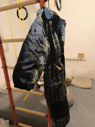 Mono de nieve a cuadros para niño. Reforzado