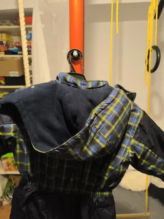 Mono de nieve a cuadros para niño. Reforzado