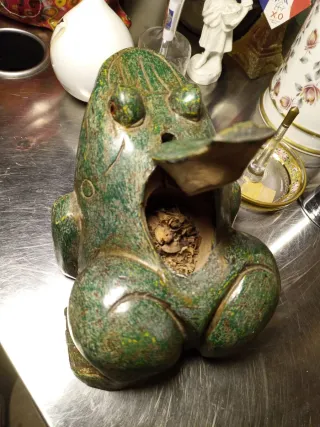 Rana porta essenze in legno