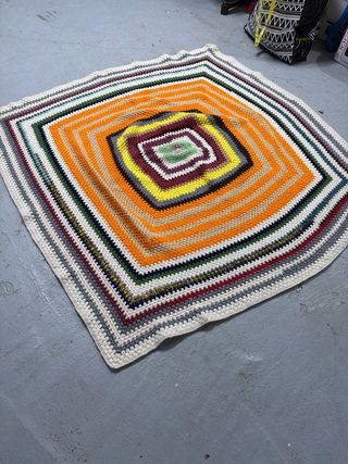 Alfombra tejida a mano de lana