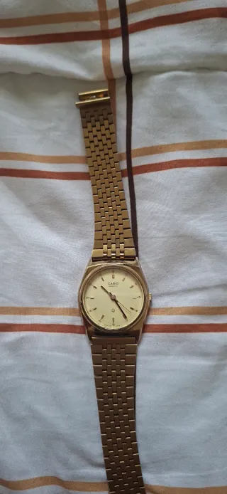 Reloj Casio Vintage Años 90 Dorado