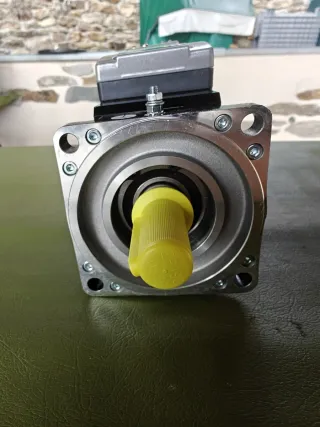 Schneider LXM32CD72N4 Servoazionamento AC Aperta