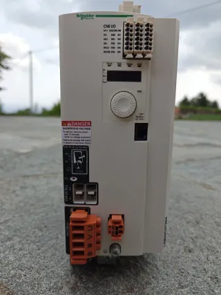 Schneider LXM32CD72N4 Servoazionamento AC Aperta
