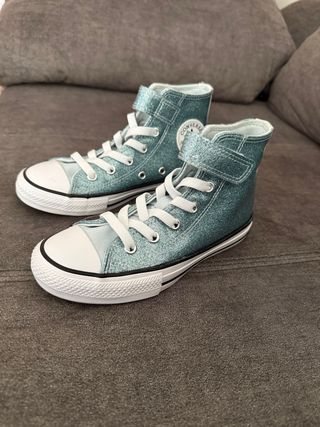 Converse plateadas y turquesa con brillos