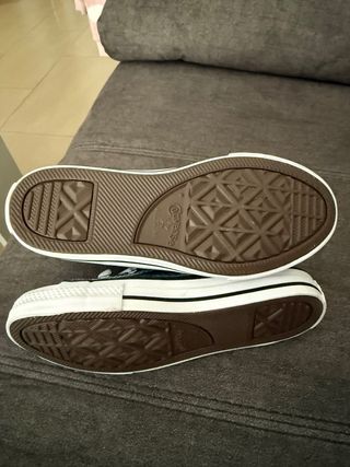 Converse plateadas y turquesa con brillos