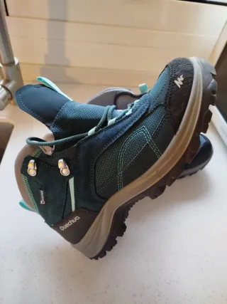 Botas de senderismo Quechua nuevas