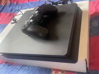Play 4 Slim 1TB + mando