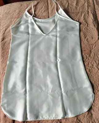 Camisón de raso blanco nieve