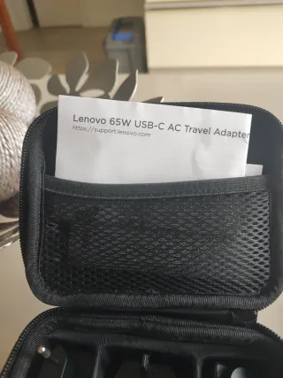 Estuche Cargadores Viaje Lenovo 65W USB-C