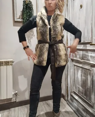 Chaleco pelo con cinturón