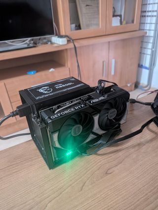 eGPU Oculink Asus Dual RTX 5060 Ti 16GB