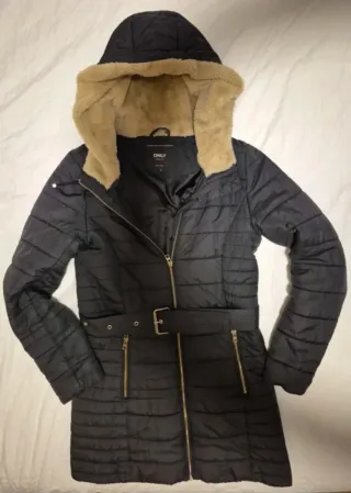 Abrigo ONLY negro talla S