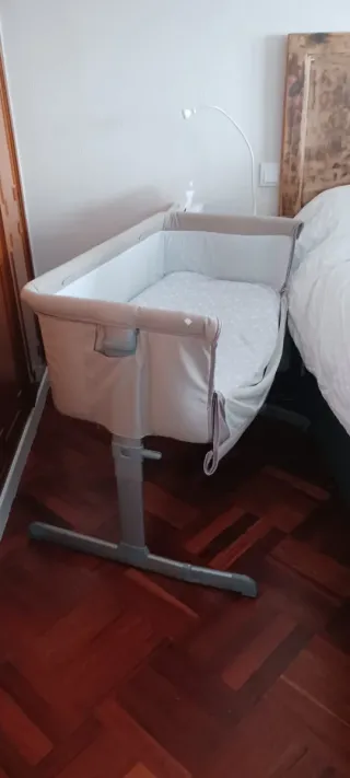 Cuna de colecho gris