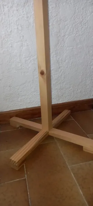 Perchero de madera maciza