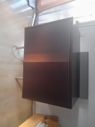 Mueble TV madera oscuro