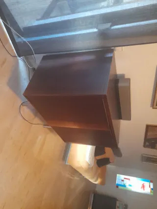 Mueble TV madera oscuro