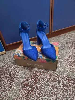 Scarpe con tacco blu