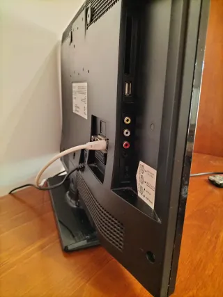 Televisor Nevir 24 pulgadas, con mando