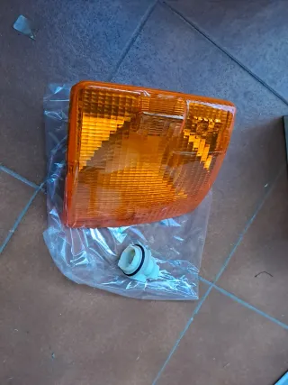 VW TRANSPORTER. PILOTO DELANTERO DERECHO.