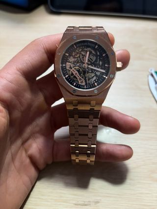 Orologio di lusso scheletrato dorato