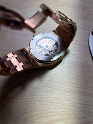 Orologio di lusso scheletrato dorato