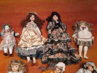 7 Muñecas de Cerámica Colección