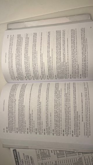 Código Civil: Texto legal básico con concordanc...
