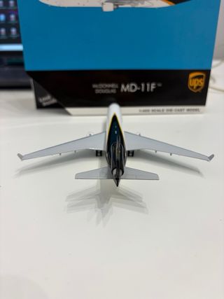 Avión McDonnell Douglas MD-11F UPS 1:400