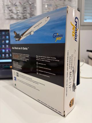 Avión McDonnell Douglas MD-11F UPS 1:400
