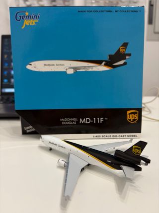 Avión McDonnell Douglas MD-11F UPS 1:400