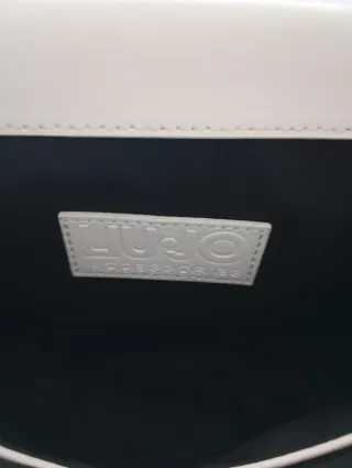 Borsa tracolla bicolore con catena