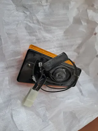 SEAT 1200/1430 SPORT. PILOTO DELANTERO DERECHO