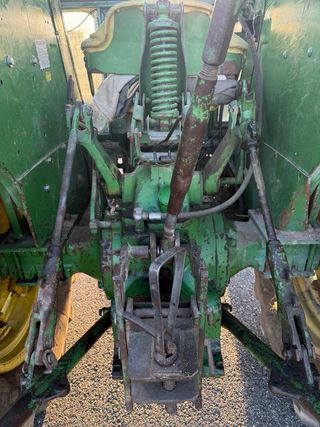 Tractor John Deere 2035 con pala