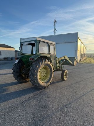 Tractor John Deere 2035 con pala