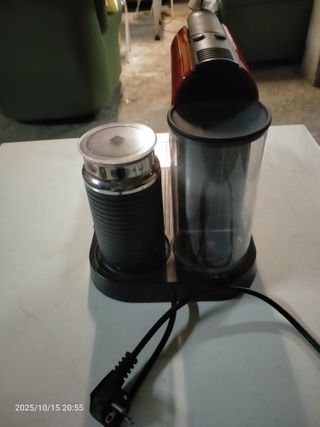 Cafetera Nespresso Roja