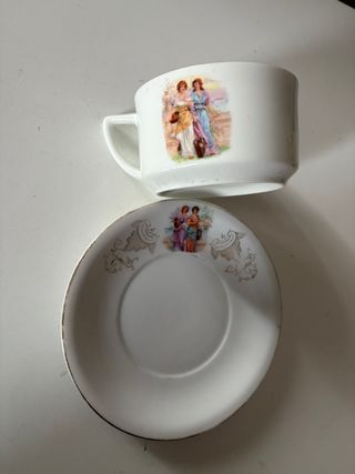 Tazza e piattino vintage decorati