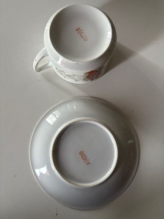 Tazza e piattino vintage decorati