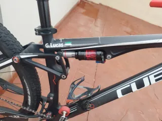 Bicicleta Cube AXS 100 carbono