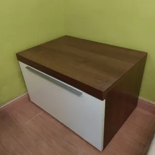 Cabezal y 2 mesitas de noche