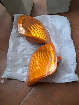 FORD SIERRA. JUEGO DE PILOTOS DELANTEROS.