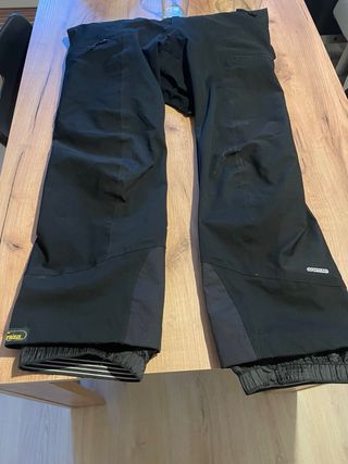 Pantalones de esquí negros Talla L. Marca Santoyo