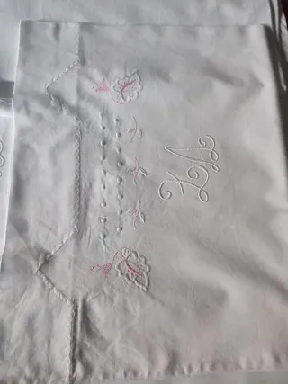 Set Biancheria da Letto Ricamato in Cotone Rosa