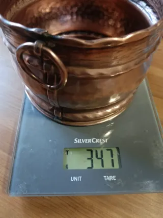 Antico contenitore in rame martellato con manici